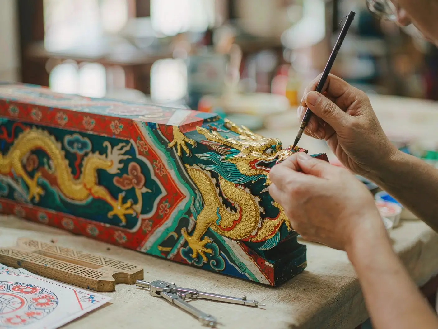 Painting architectural decoration