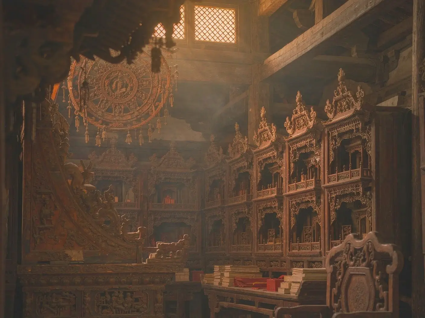 Huayan Temple main hall and painted sculpture