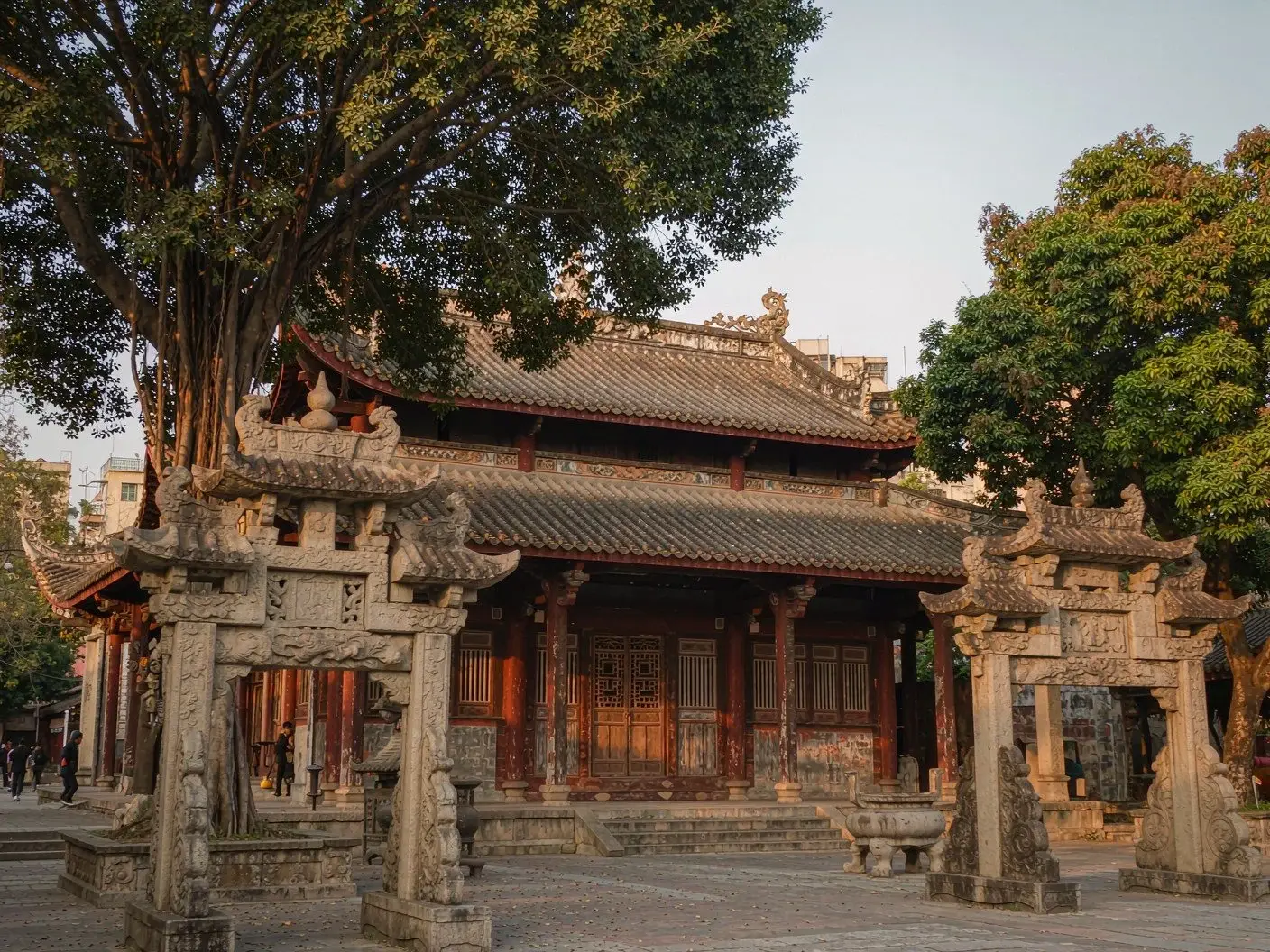 Temple of the South Sea courtyard and stele corridor
