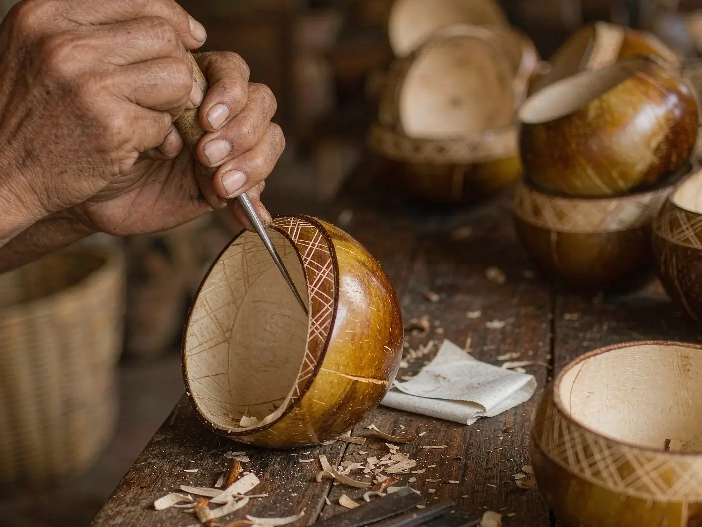 A hand-made Li brocade or coconut-carving piece