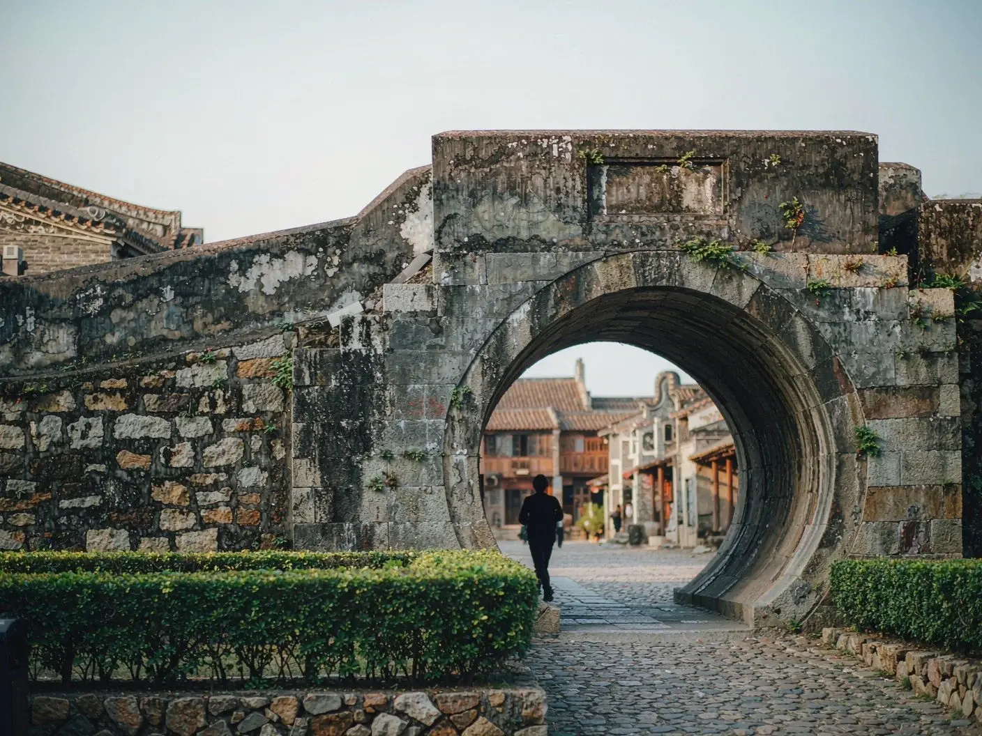Dapeng Fortress ancient walls and gates