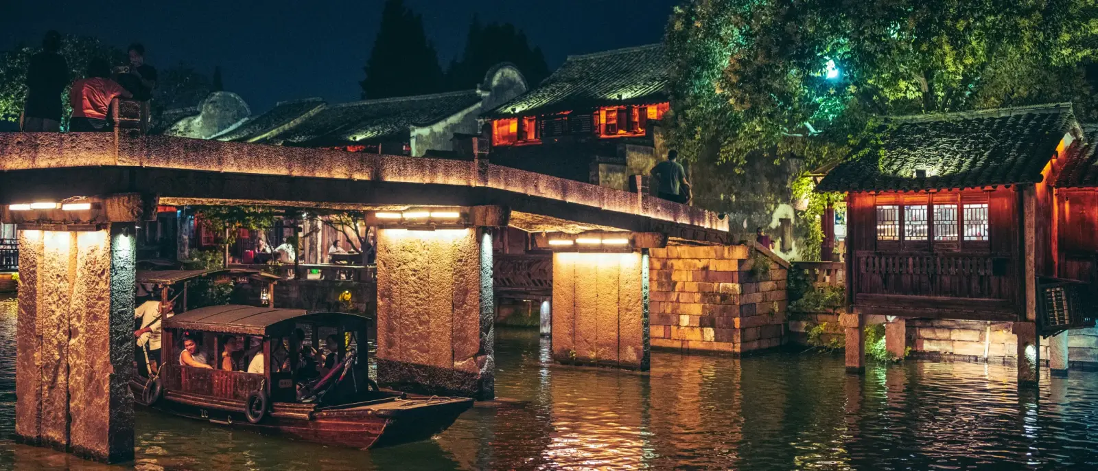 An evening along Wuzhen's waterfront