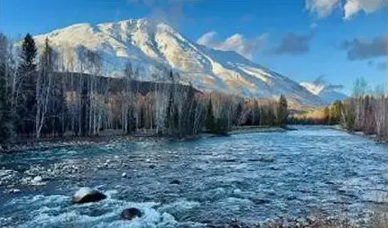 Snow along the Kanas River